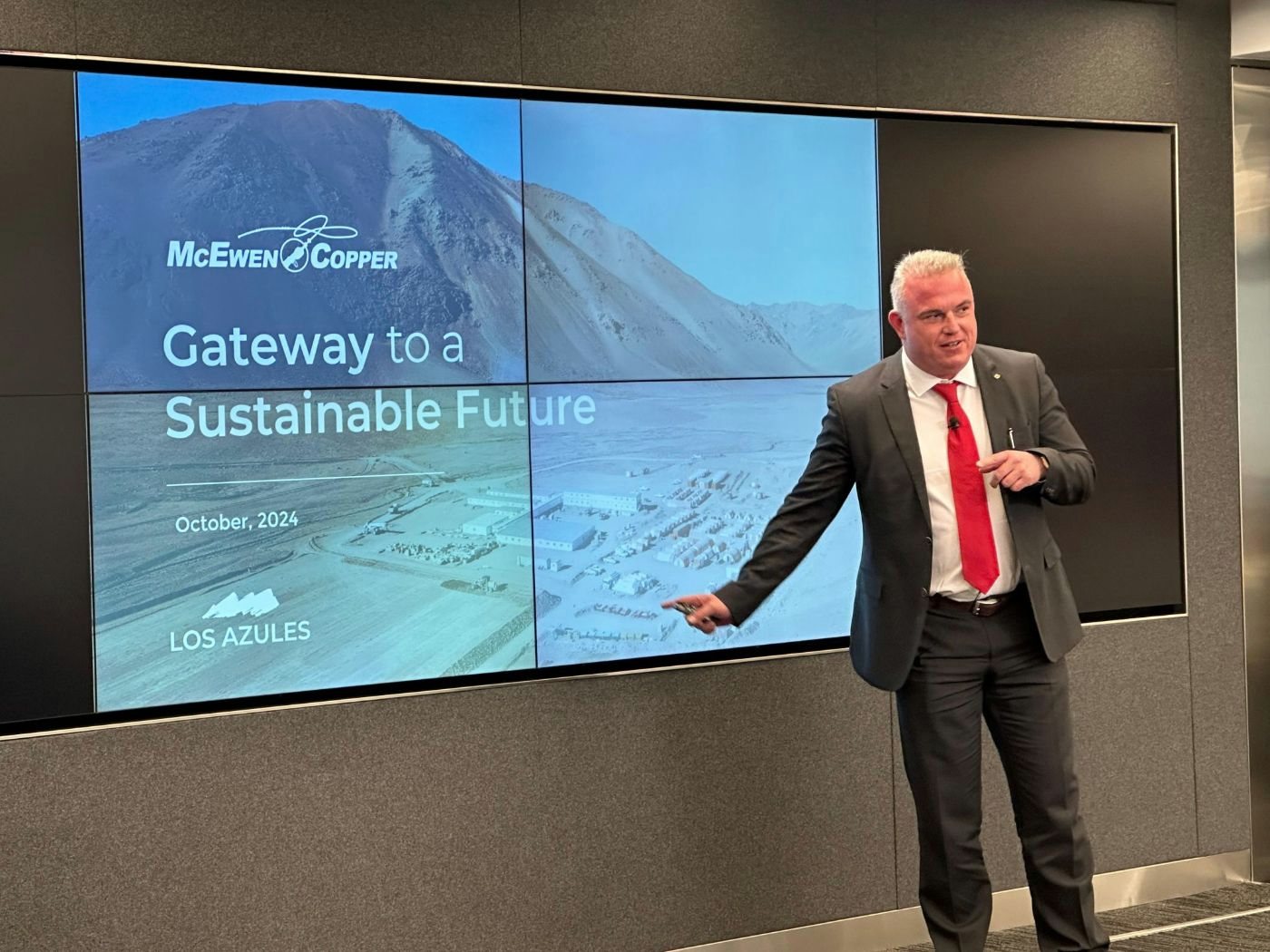 Michael Meding presenting Los Azules at the Benchmark event hosted by Bloomberg in New York